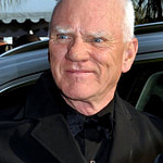«Malcolm McDowell Cannes 2011» участника Georges Biard. Под лицензией CC BY-SA 3.0 с сайта Викисклада - https://commons.wikimedia.org/wiki/File:Malcolm_McDowell_Cannes_2011.jpg#/media/File:Malcolm_McDowell_Cannes_2011.jpg