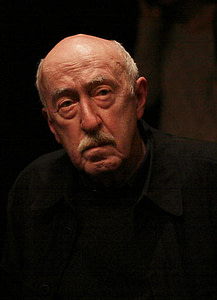 «Otar Ioseliani» участника Maka Gogaladze - Otar Ioseliani. Под лицензией CC BY-SA 2.0 с сайта Викисклада - https://commons.wikimedia.org/wiki/File:Otar_Ioseliani.jpg#/media/File:Otar_Ioseliani.jpg