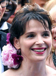 «Juliette Binoche 2009» участника Georges Biard. Под лицензией CC BY-SA 3.0 с сайта Wikimedia Commons - https://commons.wikimedia.org/wiki/File:Juliette_Binoche_2009.jpg#/media/File:Juliette_Binoche_2009.jpg