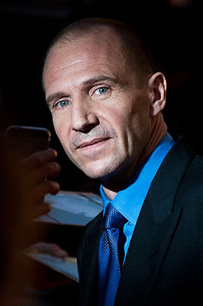 «Ralph Fiennes 2013» участника Christopher William Adach from London, UK - WP - random_-6. Под лицензией CC BY-SA 2.0 с сайта Викисклада - https://commons.wikimedia.org/wiki/File:Ralph_Fiennes_2013.jpg#/media/File:Ralph_Fiennes_2013.jpg