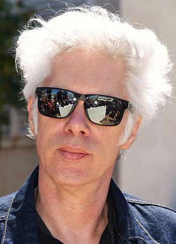 «Jim Jarmusch Cannes 2013» участника Olivier Strecker. Под лицензией CC BY-SA 3.0 с сайта Викисклада - https://commons.wikimedia.org/wiki/File:Jim_Jarmusch_Cannes_2013.JPG#/media/File:Jim_Jarmusch_Cannes_2013.JPG