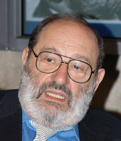 «Umberto Eco 01» участника Università Reggio Calabria - Ufficio Stampa Università Mediterranea di Reggio Calabria. Под лицензией CC BY-SA 3.0 с сайта Викисклада - https://commons.wikimedia.org/wiki/File:Umberto_Eco_01.jpg#/media/File:Umberto_Eco_01.jpg