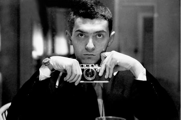 «KubrickForLook» участника Stanley Kubrick, photographer; - LOOK Magazine Collection, Library of Congress, Prints & Photographs Division, [Reproduction number e.g., LC-L9-60-8812, frame 8]. Под лицензией Общественное достояние с сайта Викисклада - https://commons.wikimedia.org/wiki/File:KubrickForLook.jpg#/media/File:KubrickForLook.jpg